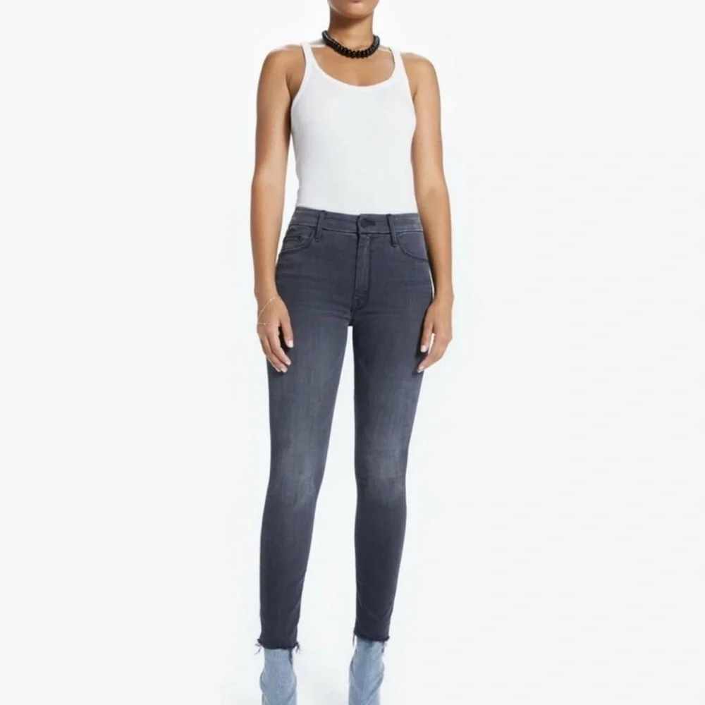 MOTHER The High Waisted Looker Ankle Fray Black Jeans Lighting Up Lanterns 26
